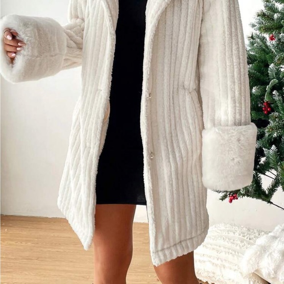 Borg Collar Fuzzy Cuff Coat - Picture 5 of 8